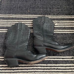 Black cowgirl boots. Leather sole